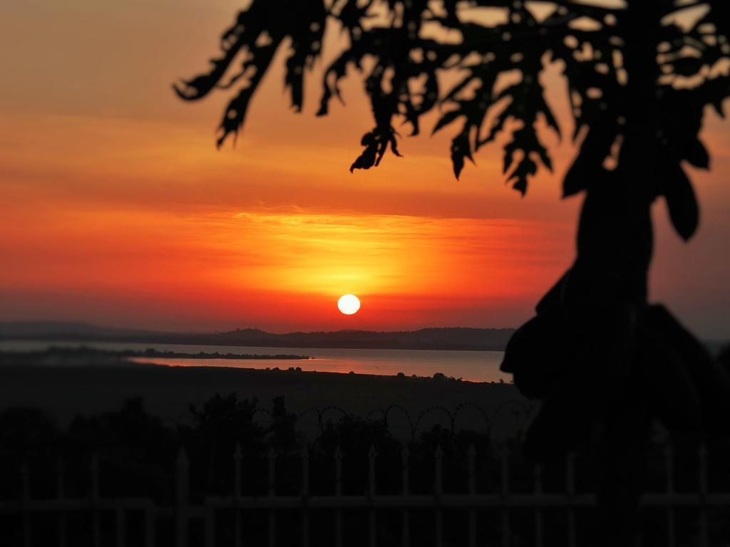Carpe Diem 3* Entebbe